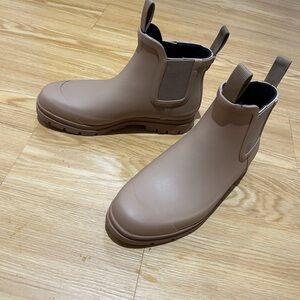 Chelsea boots